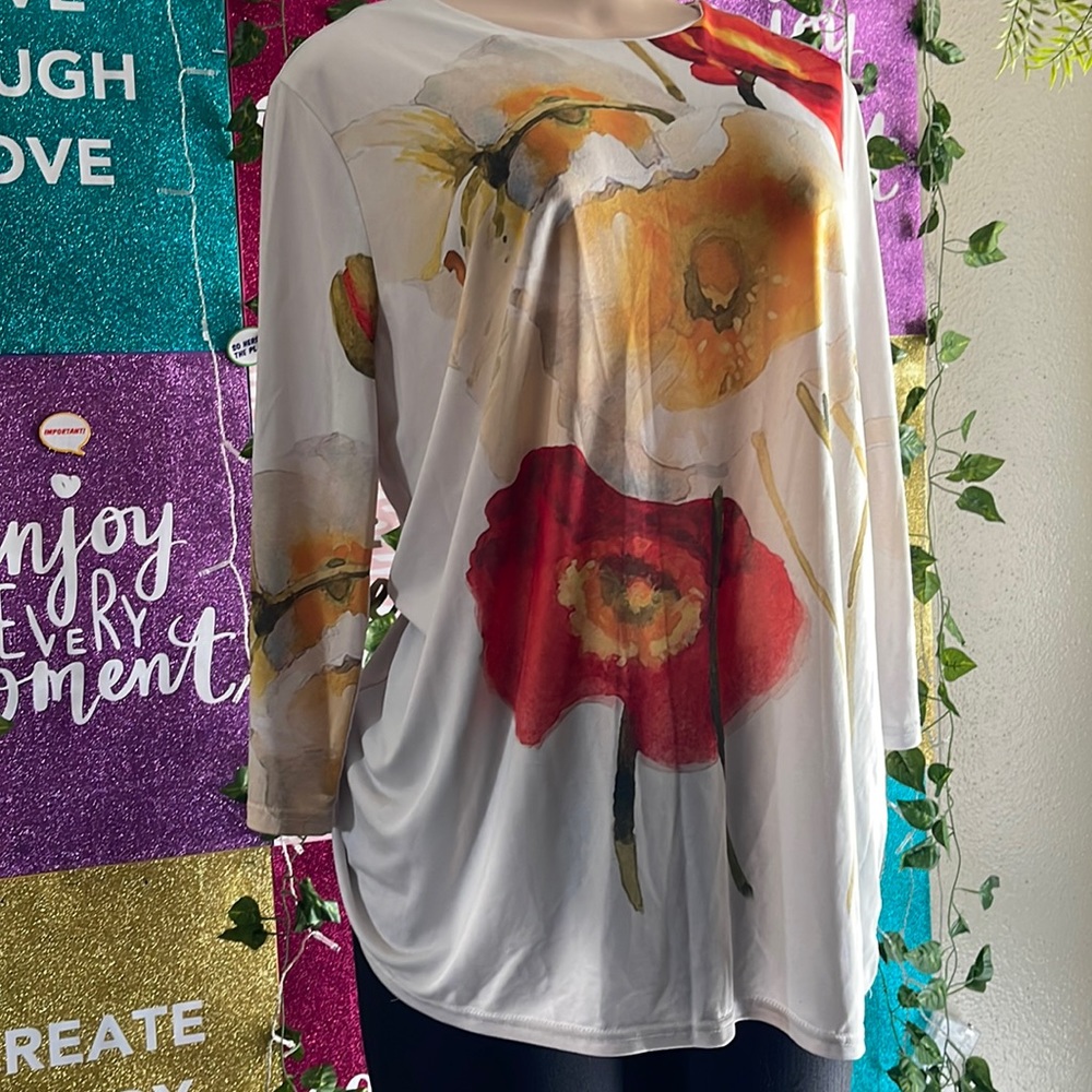 Use Blouse Size L Floral print